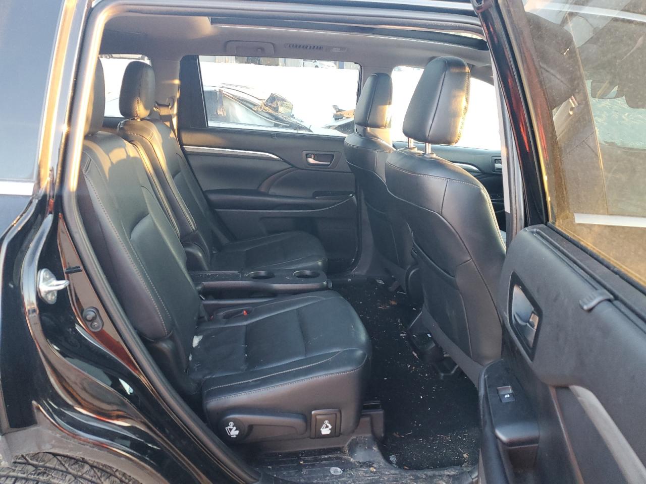 2019 Toyota Highlander - Image 11