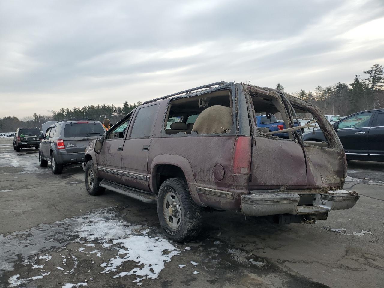 1998 Chevrolet Suburban - Image 2