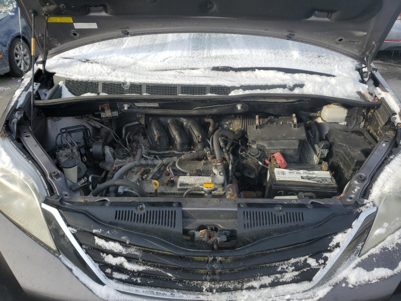 2013 Toyota Sienna - Image 12