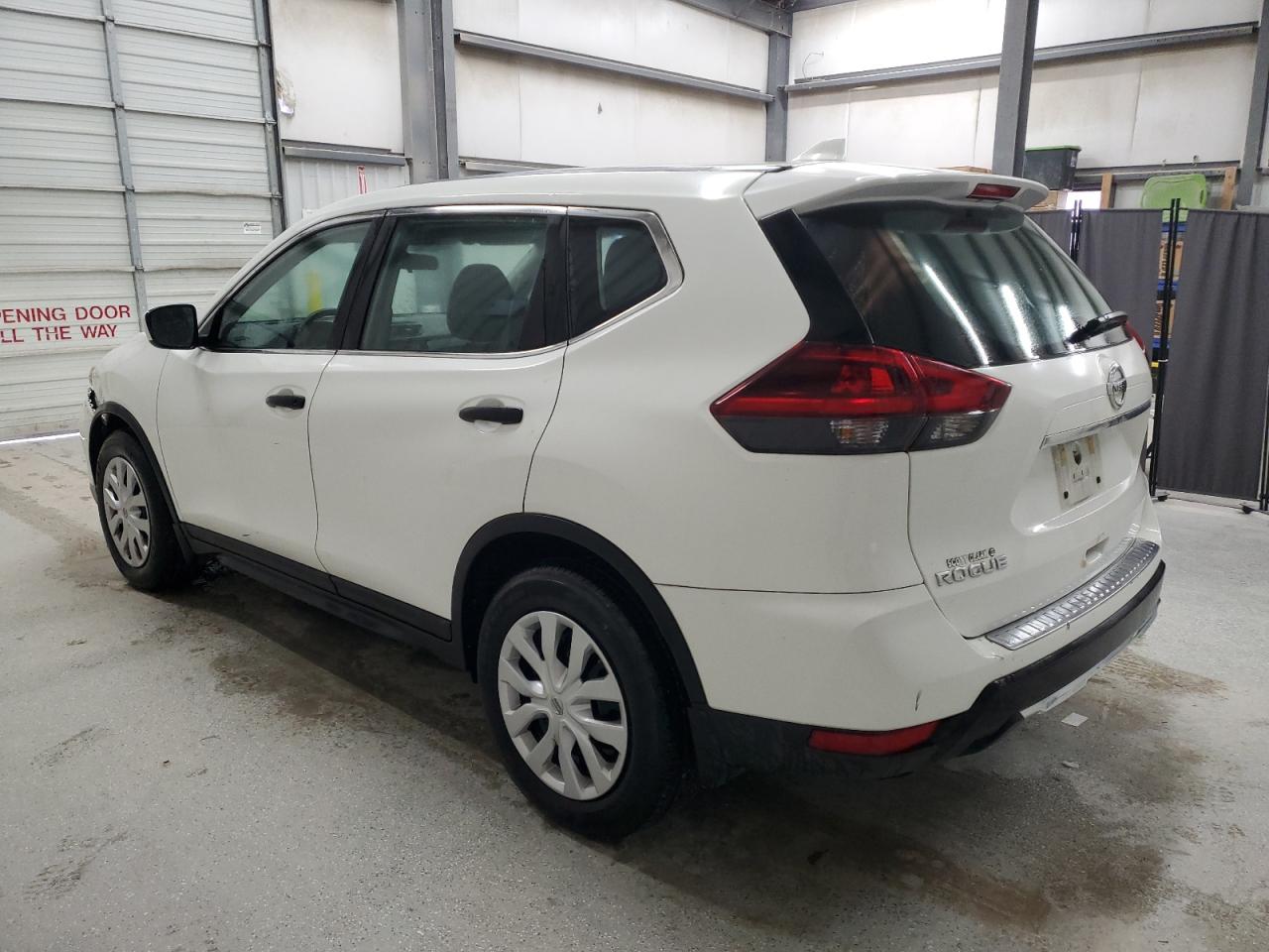 2018 Nissan Rogue - Image 2