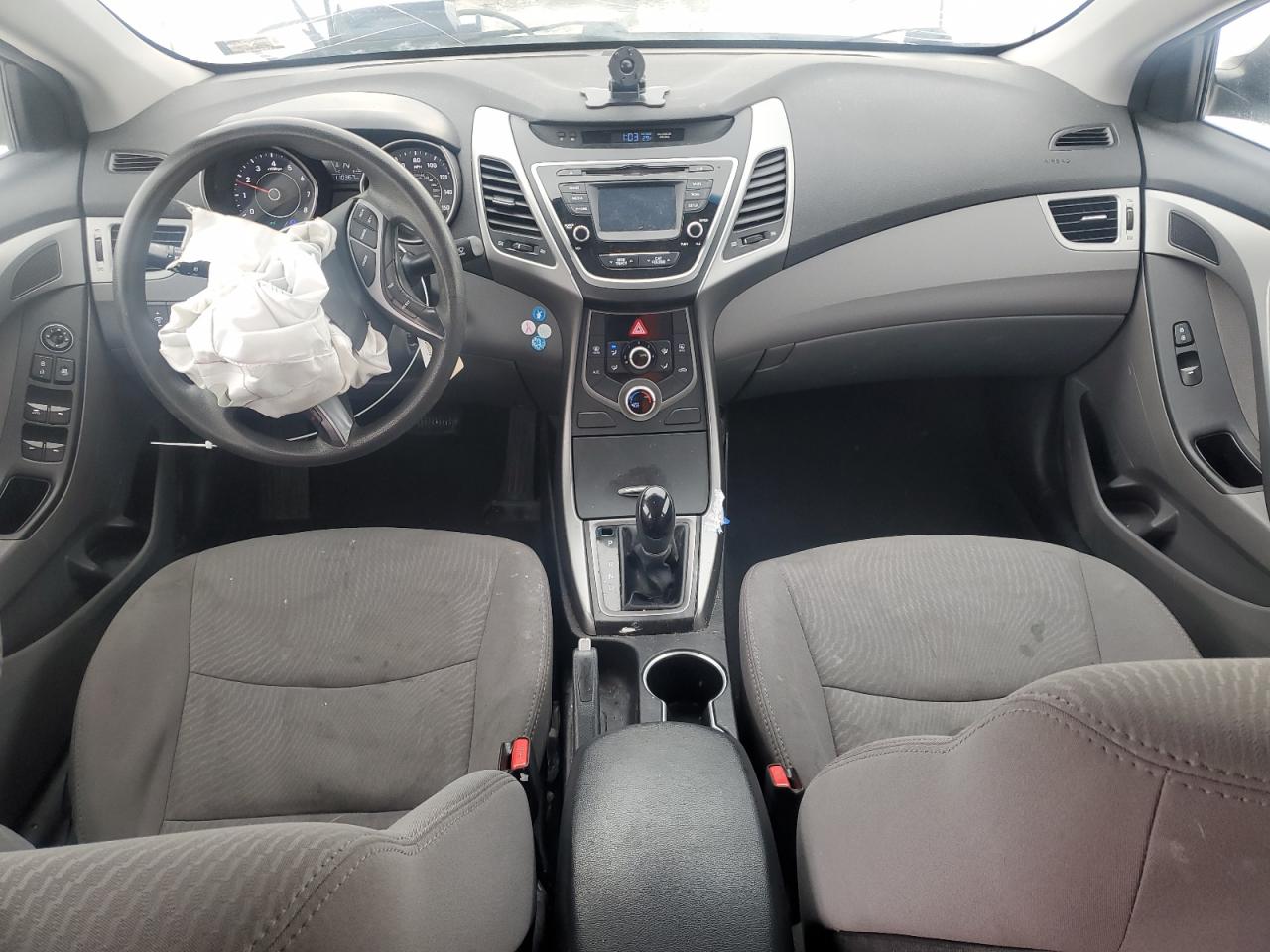 2016 Hyundai Elantra - Image 8