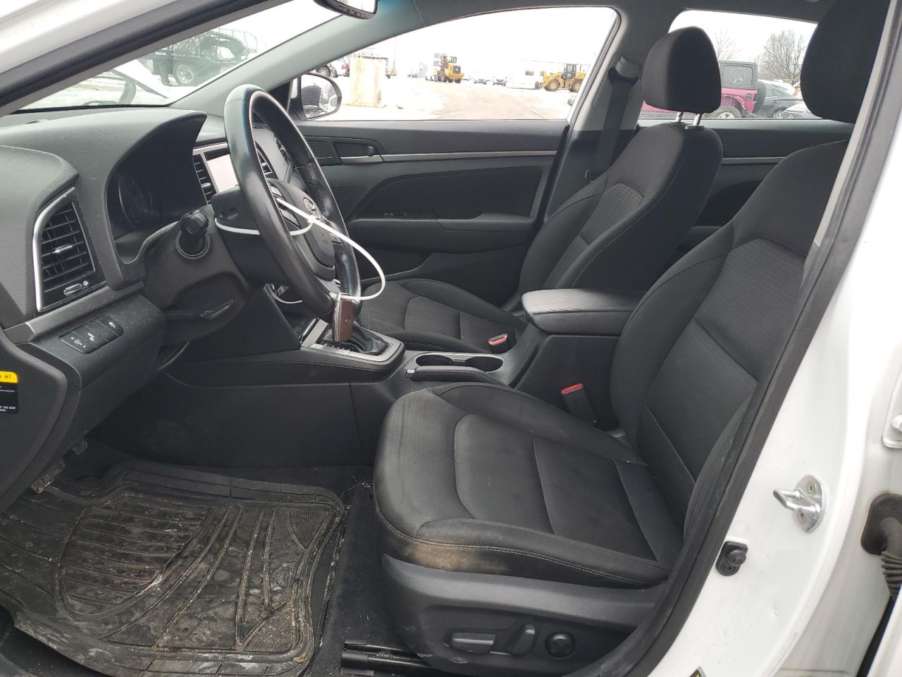2017 Hyundai Elantra - Image 7