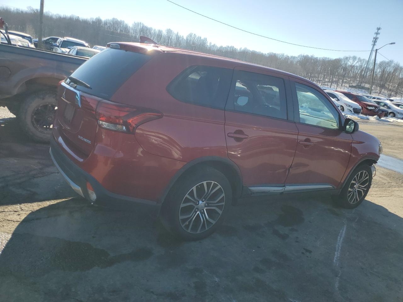2017 Mitsubishi Outlander - Image 3