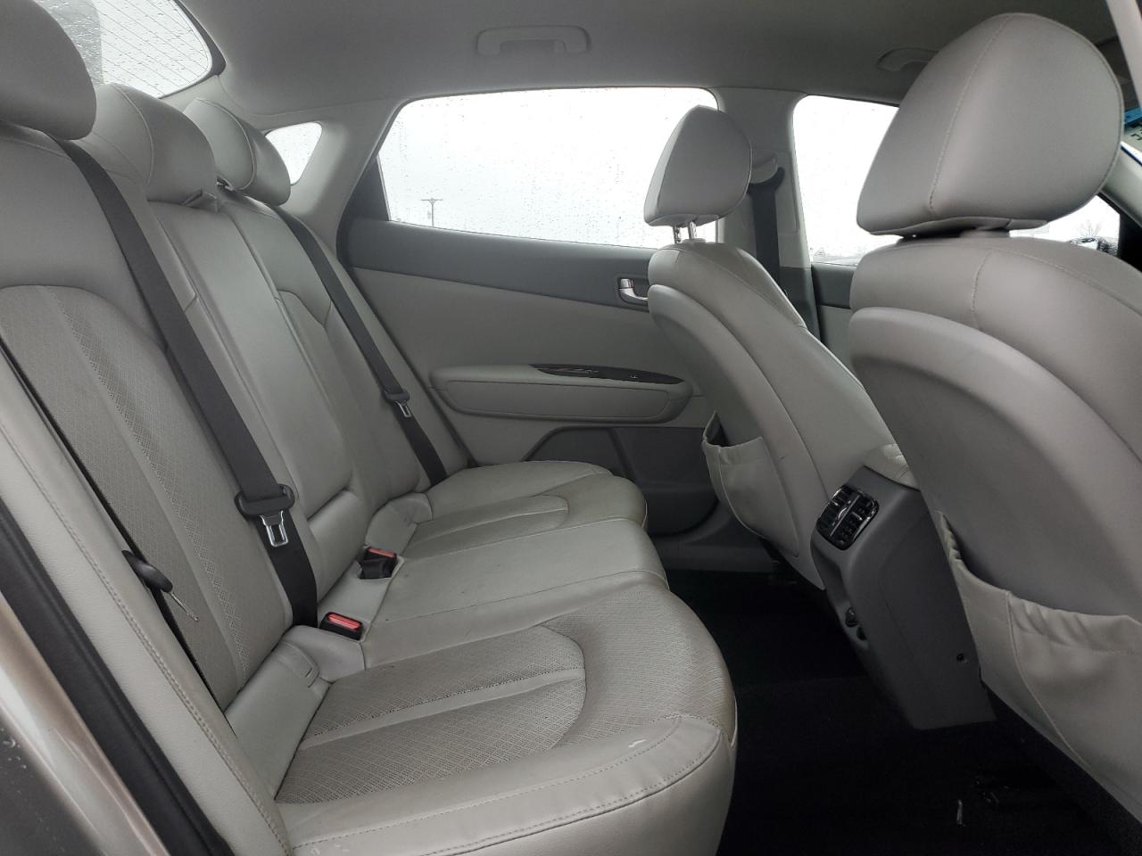 2016 Kia Optima - Image 11