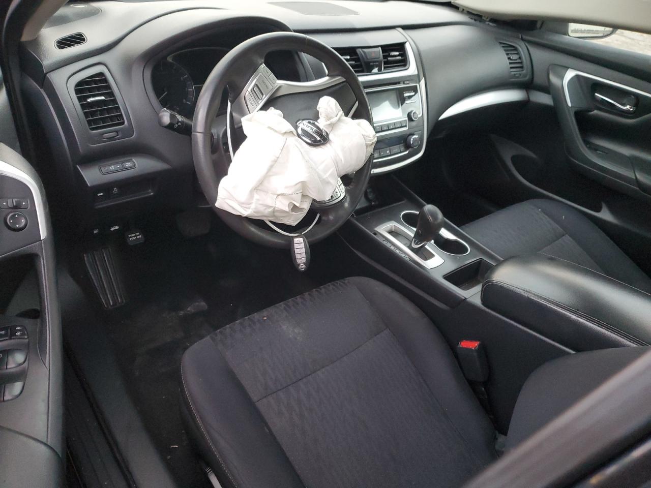 2017 Nissan Altima - Image 8