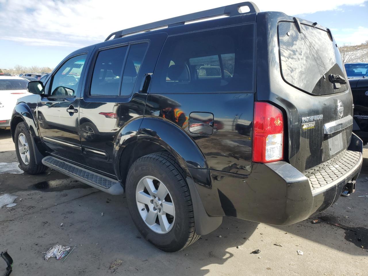2008 Nissan Pathfinder - Image 2
