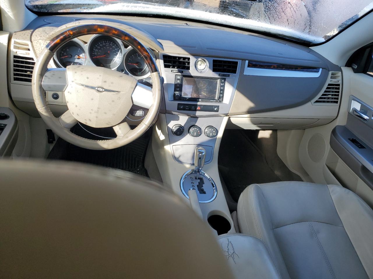 2010 Chrysler Sebring - Image 8