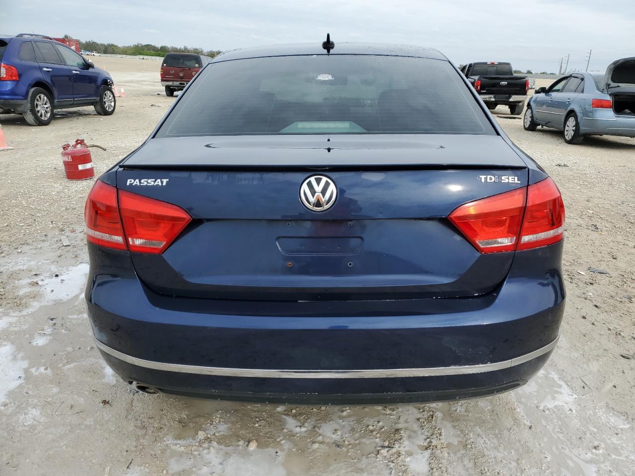 2014 Volkswagen Passat - Image 6