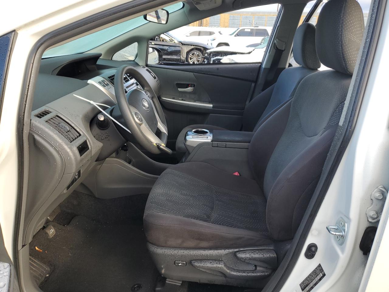 2014 Toyota Prius - Image 7