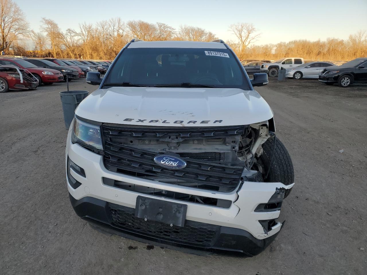 2016 Ford Explorer - Image 5