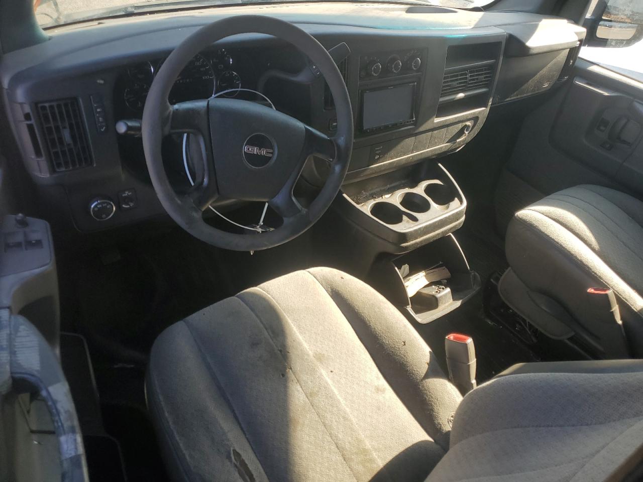 2010 GMC Savana - Image 8