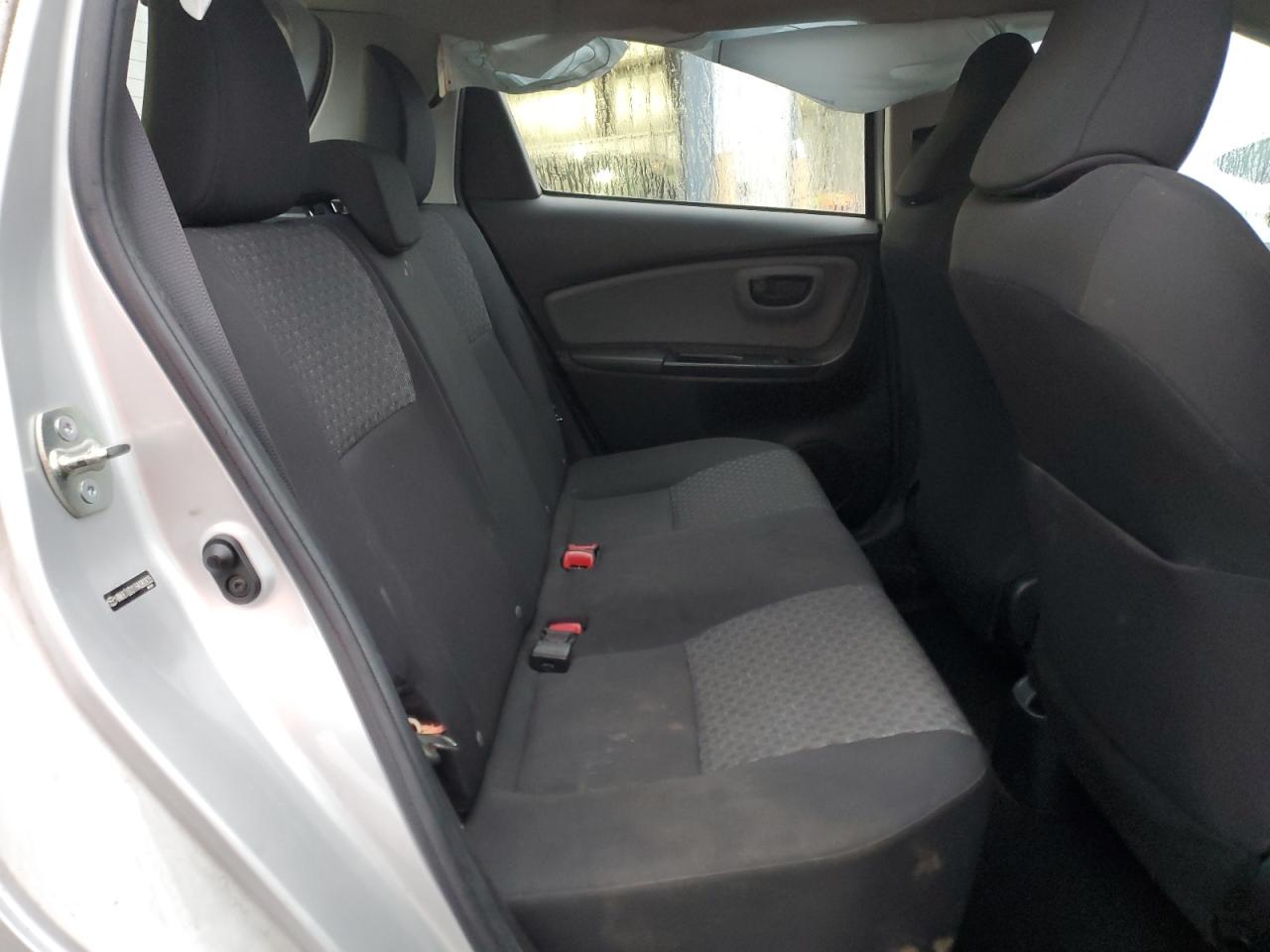 2017 Toyota Yaris - Image 10