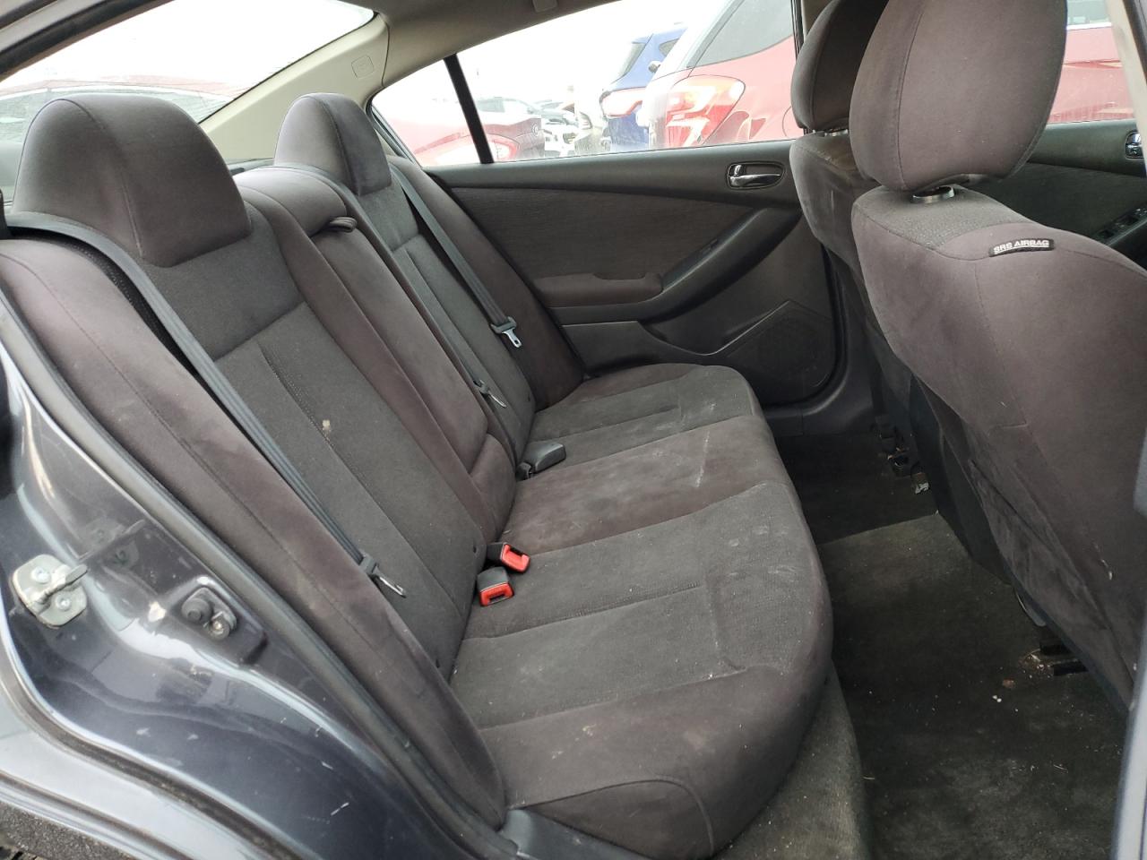 2012 Nissan Altima - Image 10