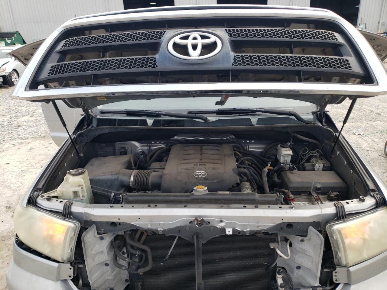 2012 Toyota Tundra - Image 12