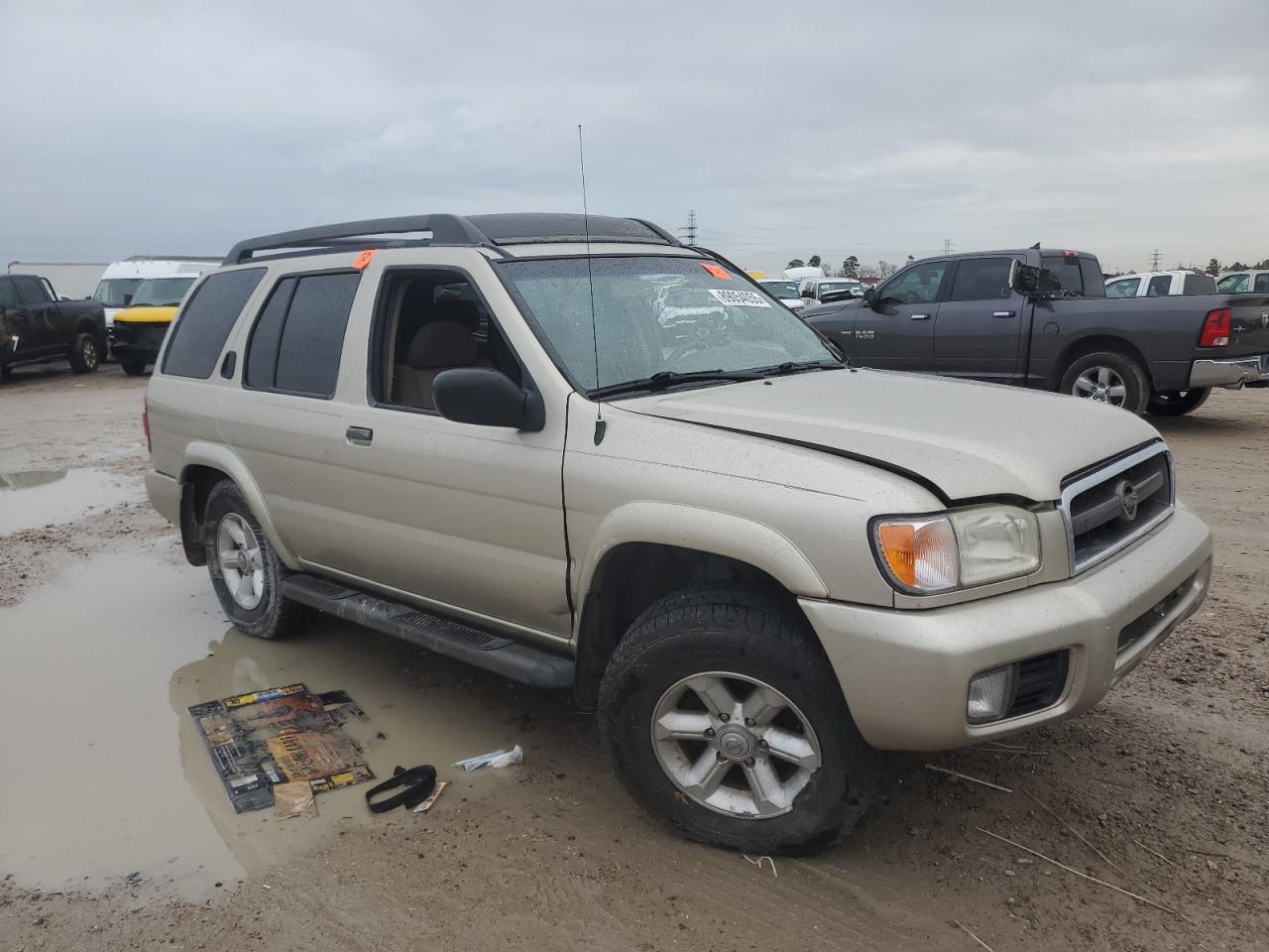 2003 Nissan Pathfinder - Image 4