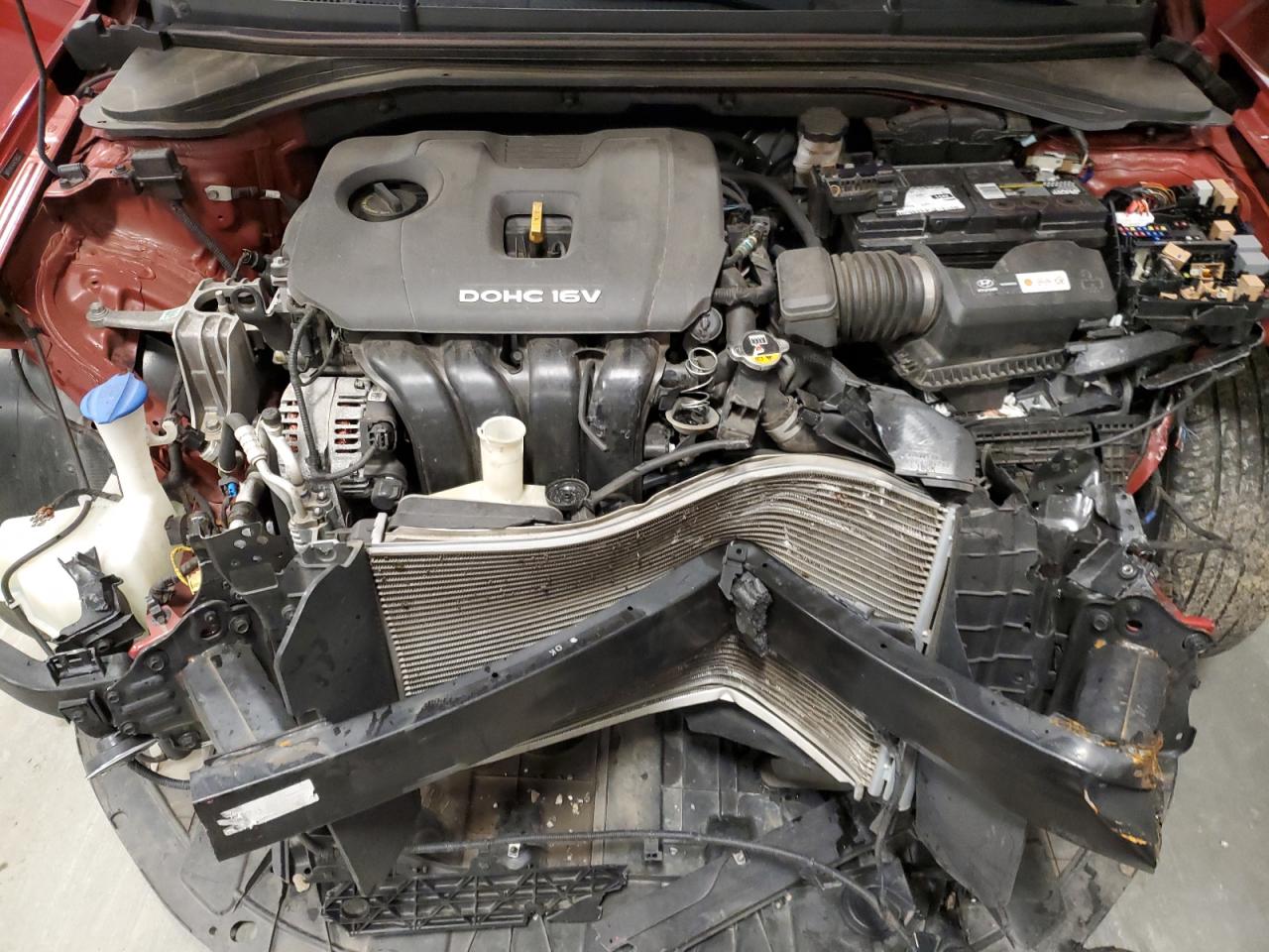 2018 Hyundai Elantra - Image 13