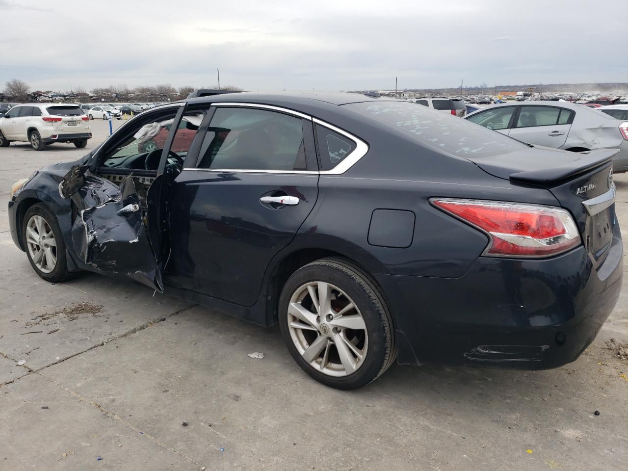 2014 Nissan Altima - Image 2