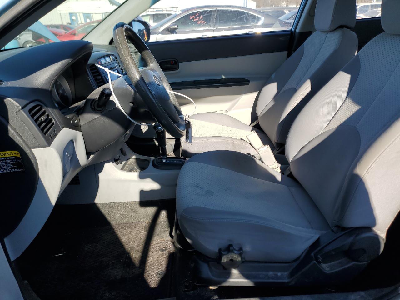 2010 Hyundai Accent - Image 7