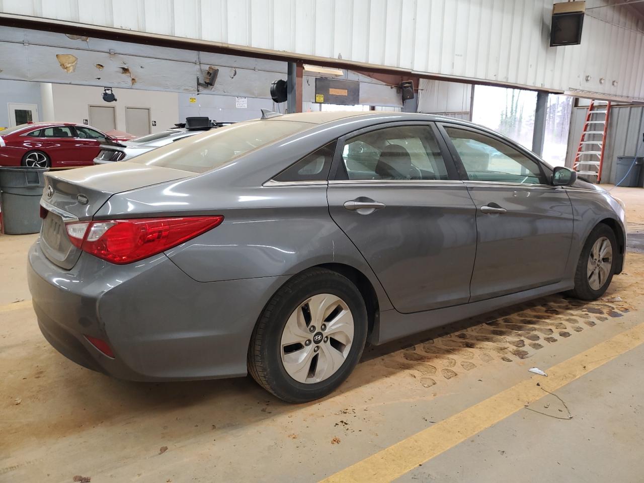 2014 Hyundai Sonata - Image 3