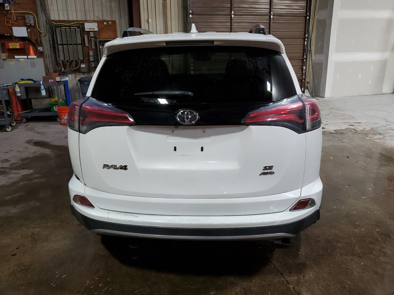 2017 Toyota RAV 4 - Image 6