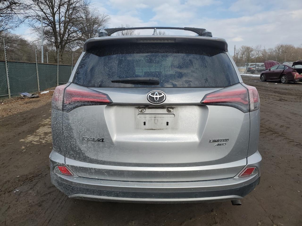 2016 Toyota RAV 4 - Image 6