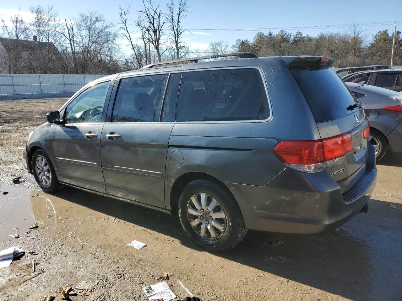 2010 Honda Odyssey - Image 2