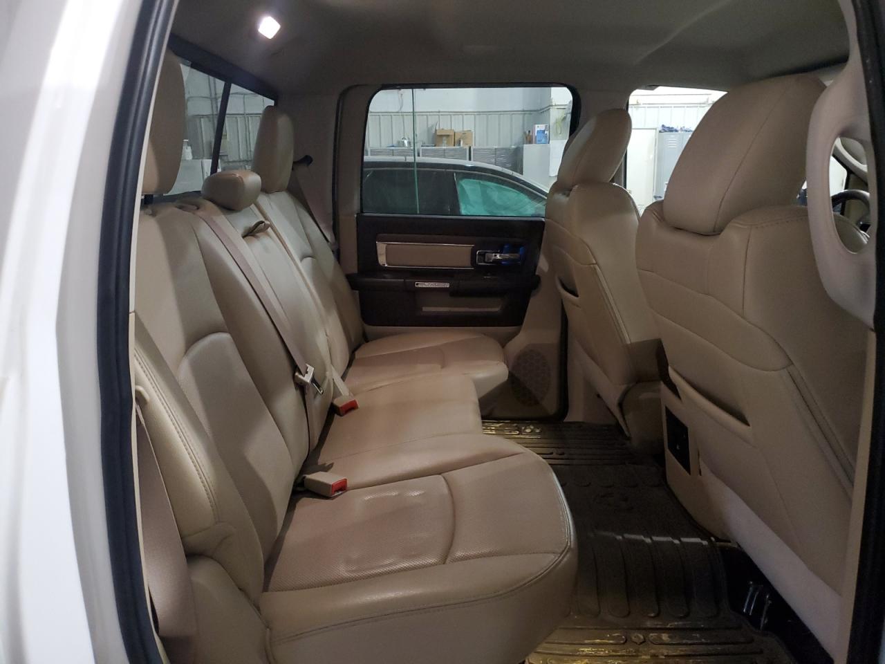 2014 RAM 1500 - Image 10