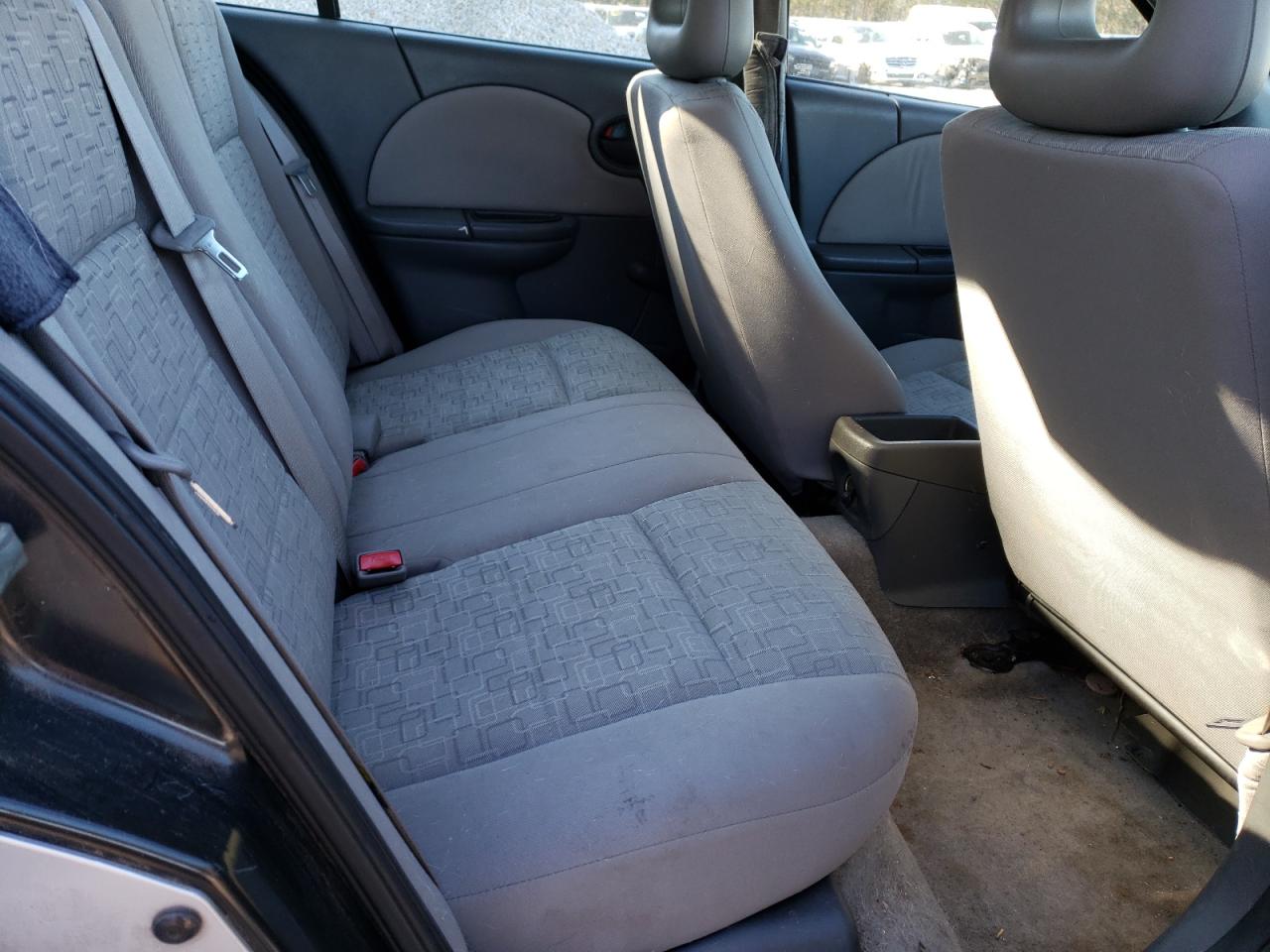 2005 Saturn ION - Image 10