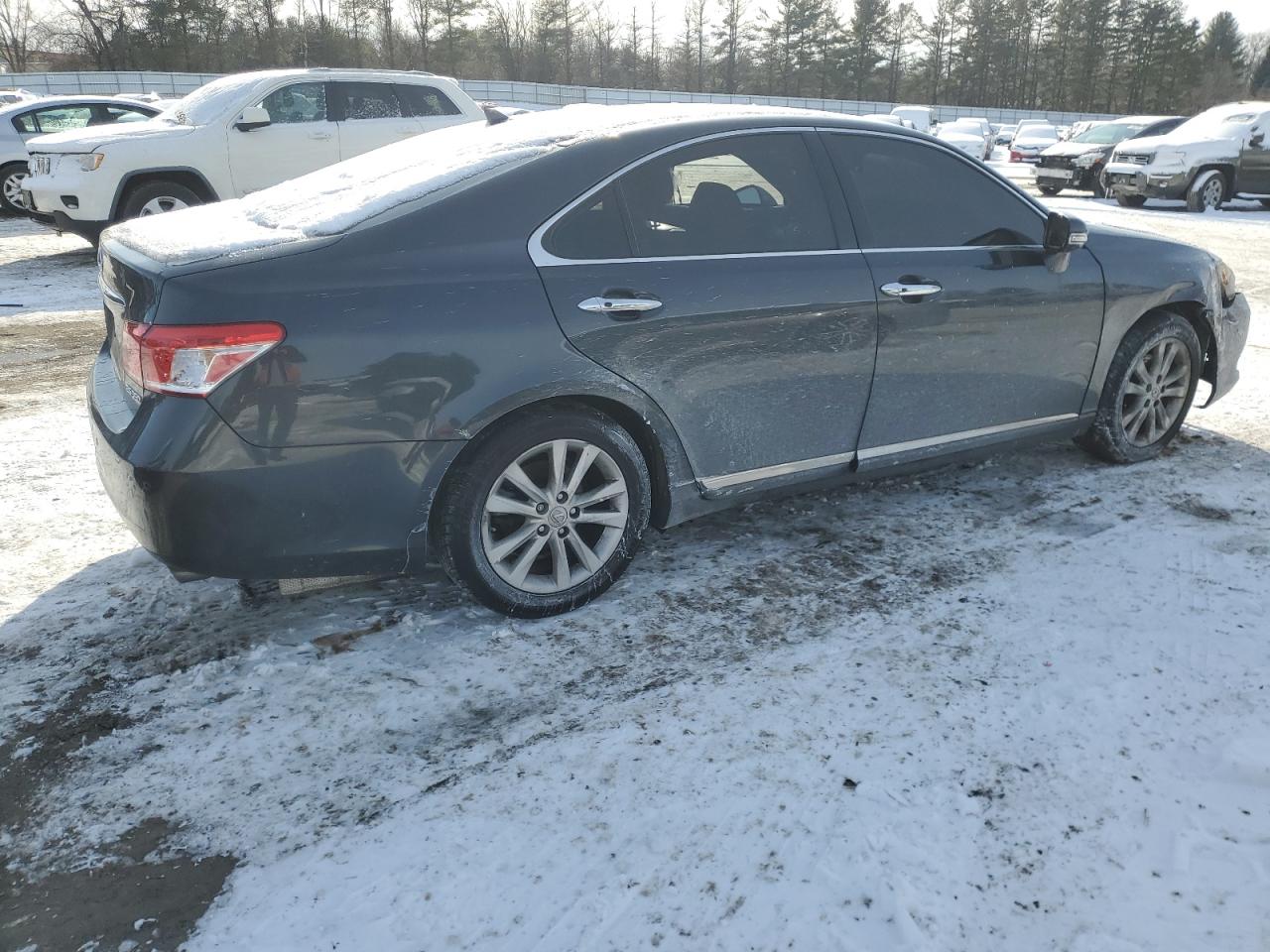 2010 Lexus ES - Image 3
