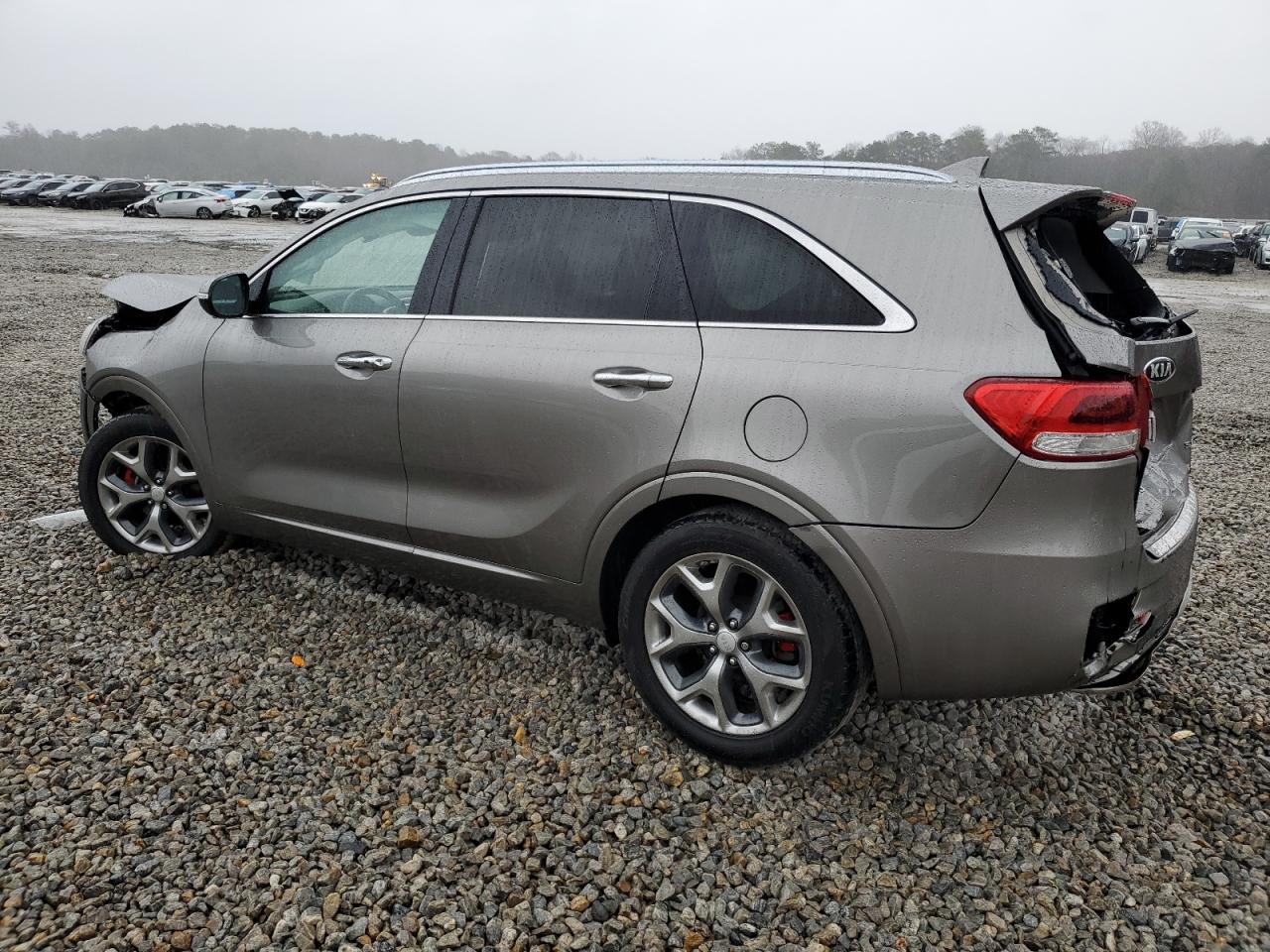 2017 Kia Sorento - Image 2