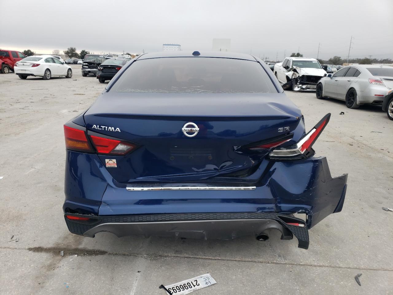 2019 Nissan Altima - Image 6