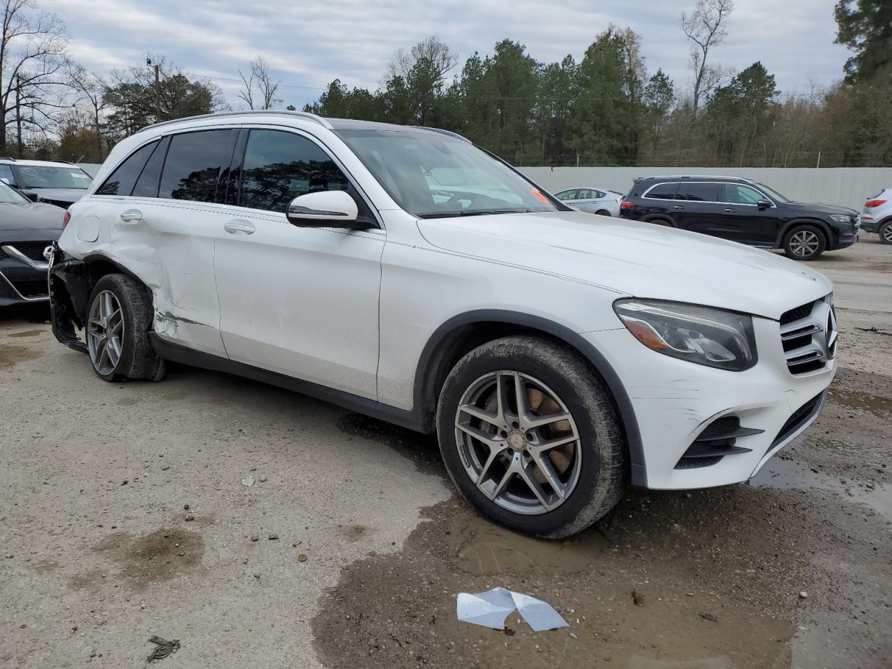 2017 Mercedes-Benz GLC - Image 4