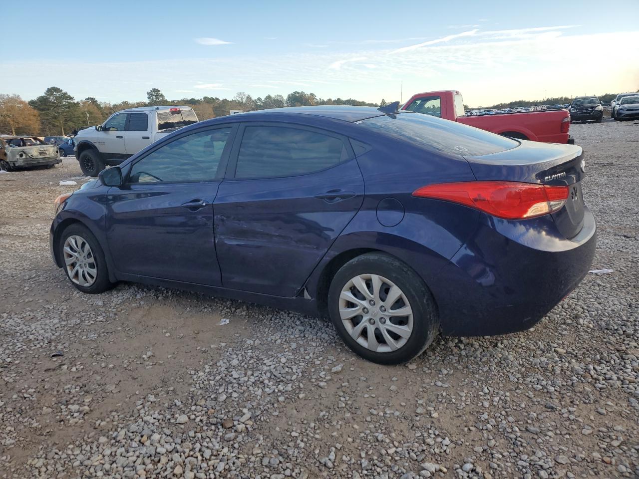 2013 Hyundai Elantra - Image 2