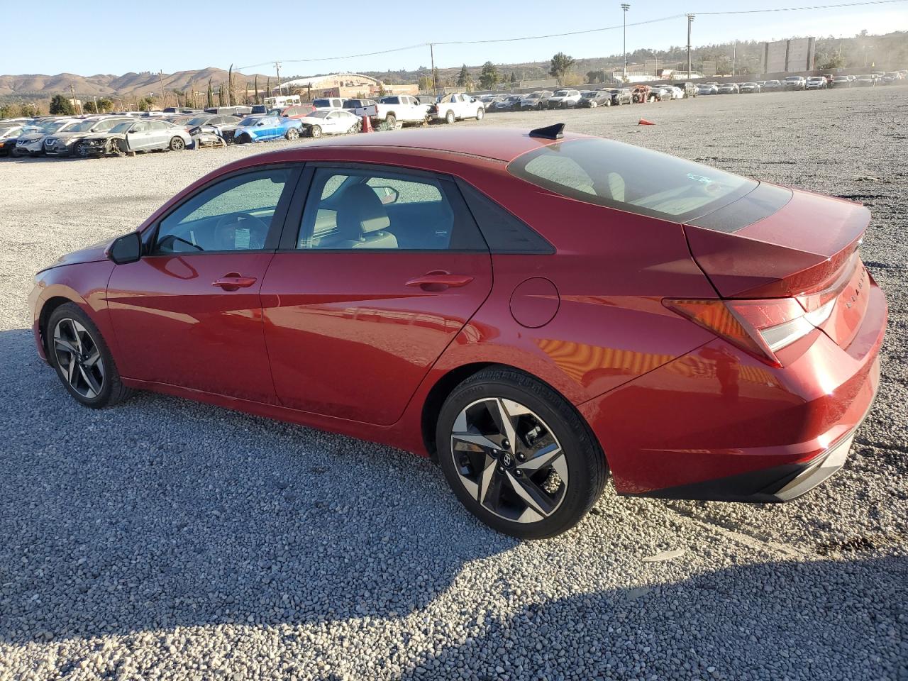 2023 Hyundai Elantra - Image 2