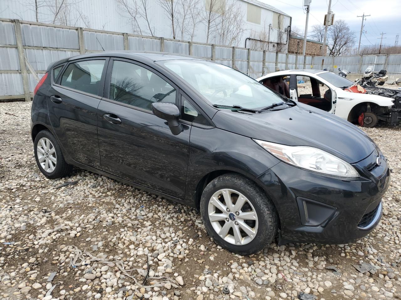 2011 Ford Fiesta - Image 4