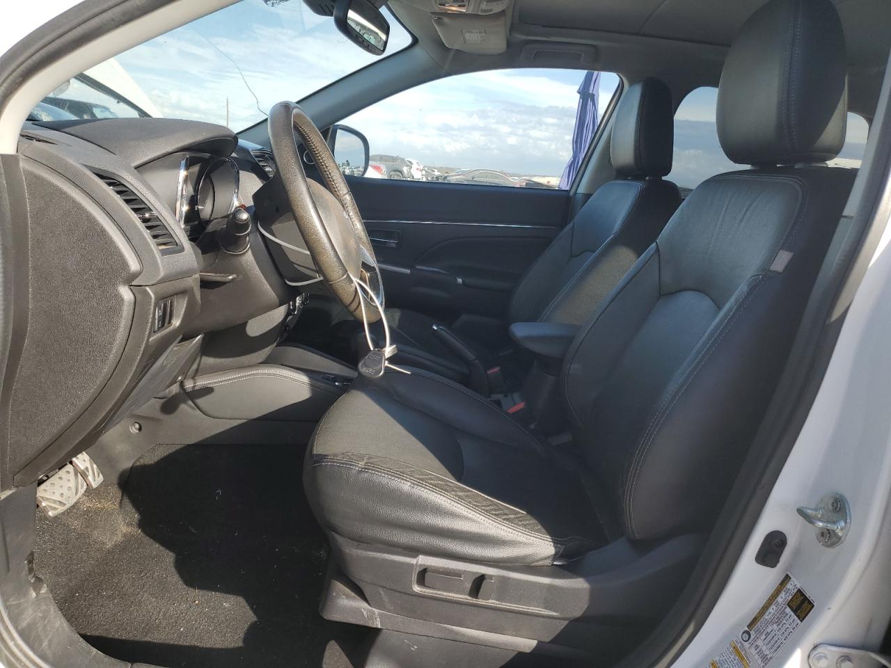 2018 Mitsubishi Outlander - Image 7