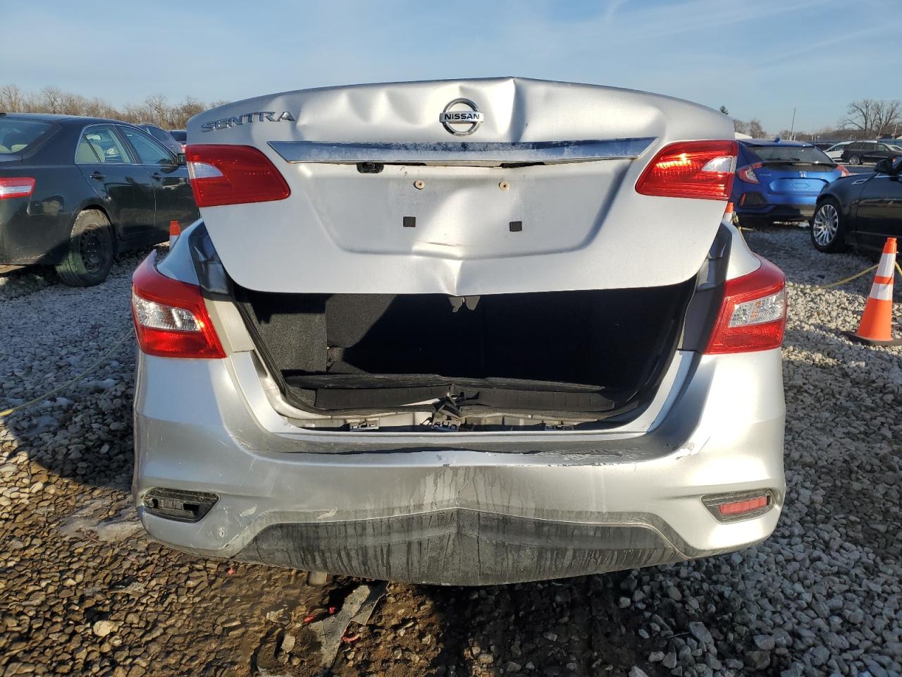 2018 Nissan Sentra - Image 6
