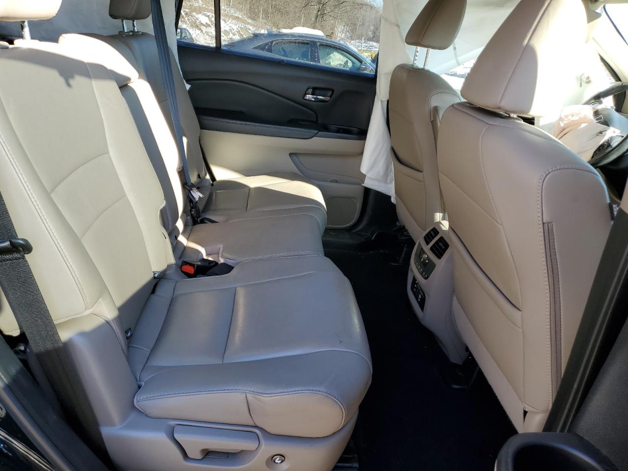2018 Honda Pilot - Image 12