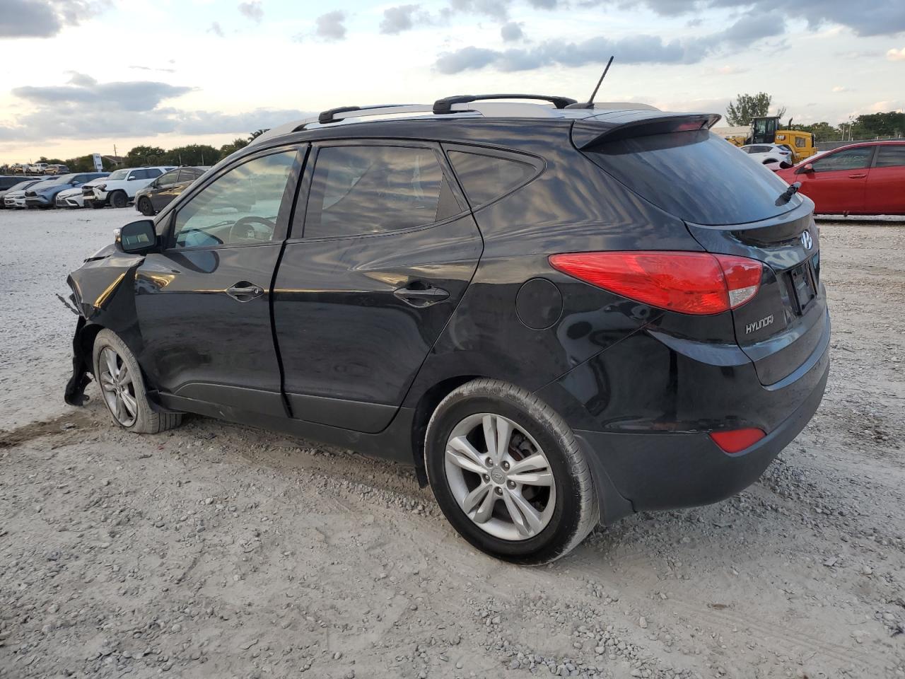 2013 Hyundai Tucson - Image 2