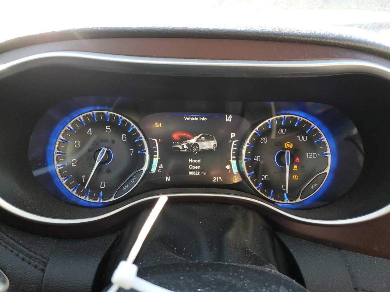 2018 Chrysler Pacifica - Image 9