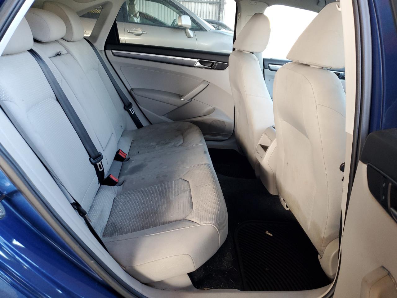 2016 Volkswagen Passat - Image 10