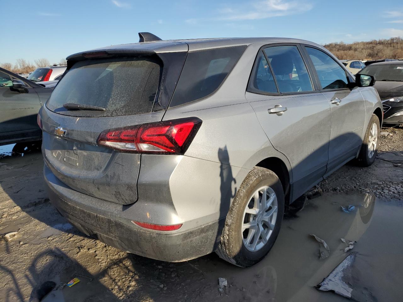 2023 Chevrolet Equinox - Image 3