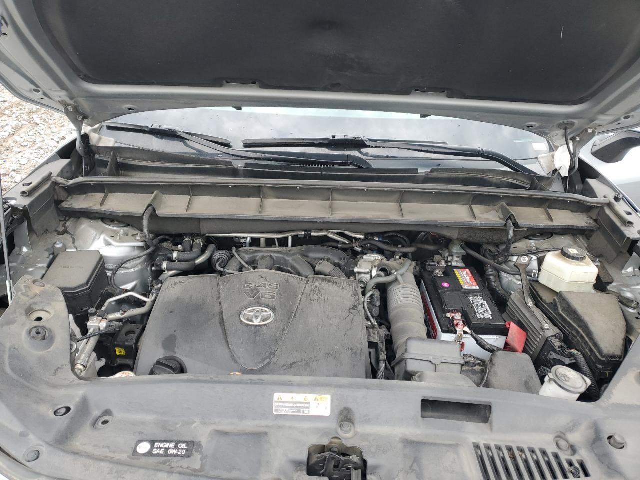 2020 Toyota Highlander - Image 14