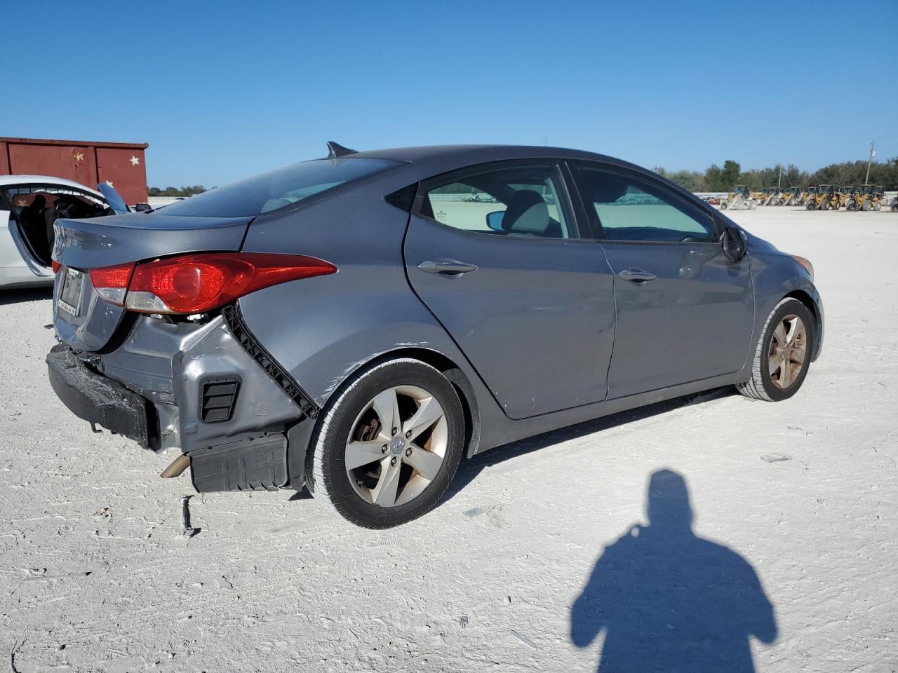 2012 Hyundai Elantra - Image 3