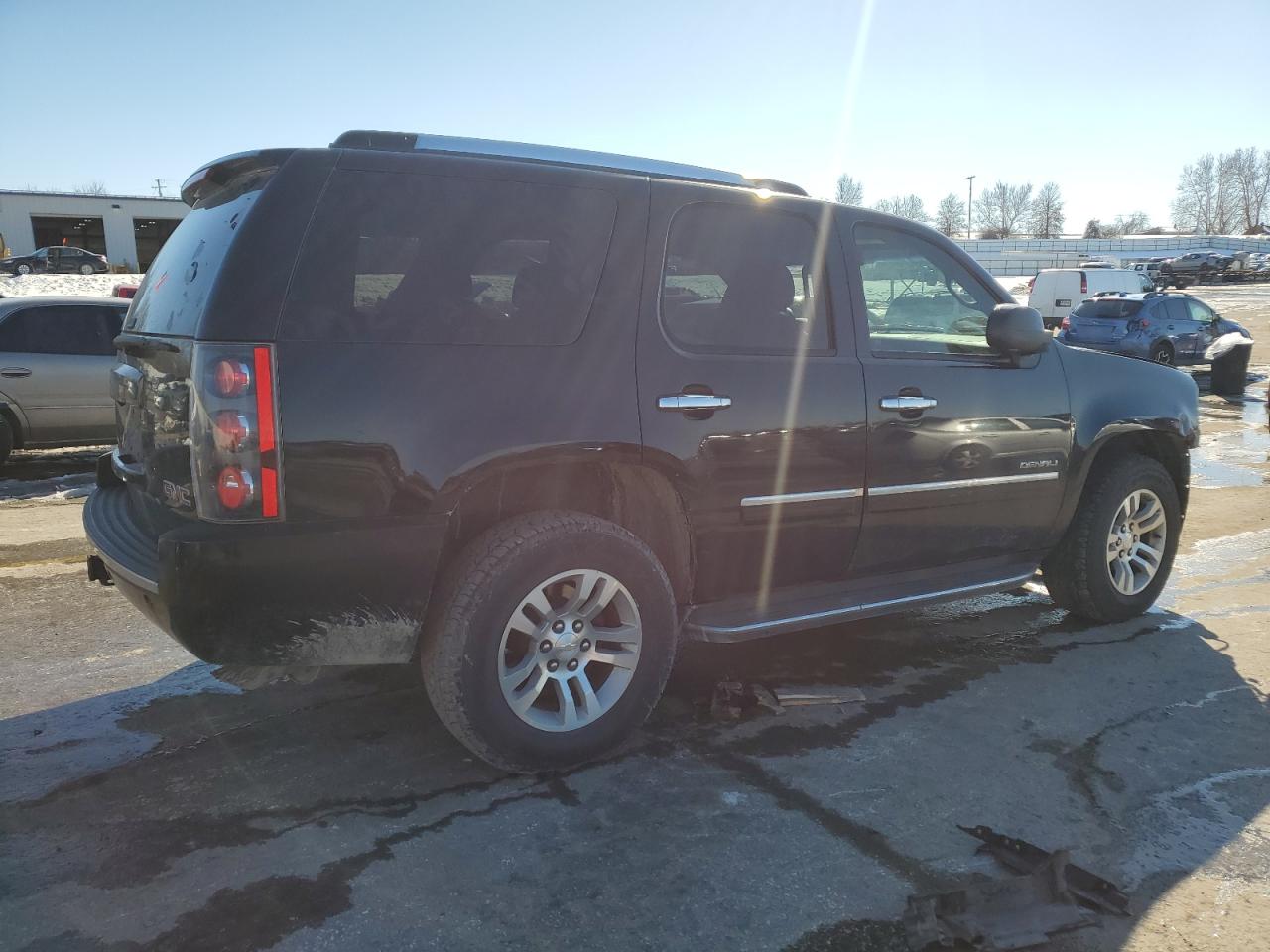 2010 GMC Yukon - Image 3