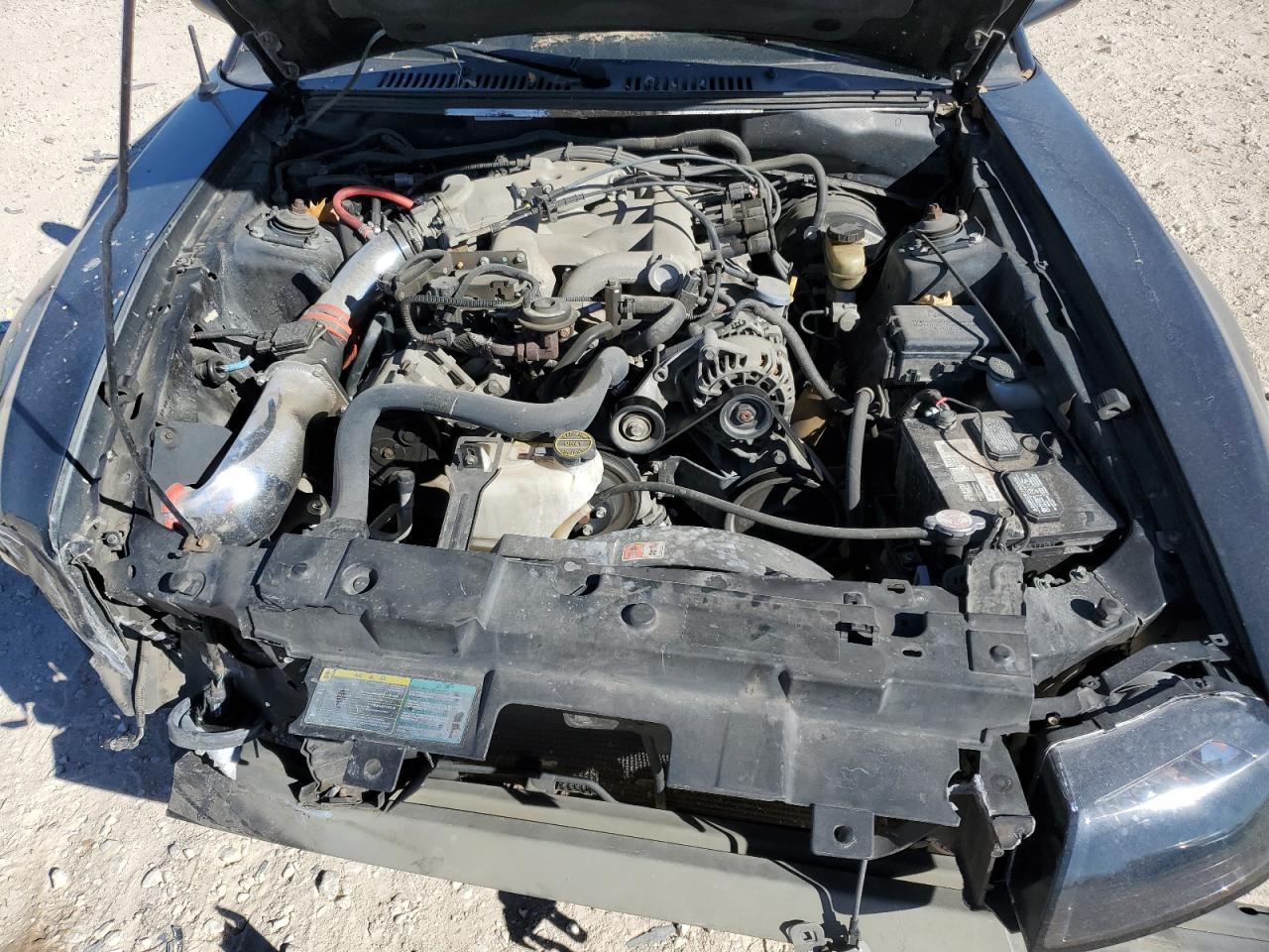2004 Ford Mustang - Image 12