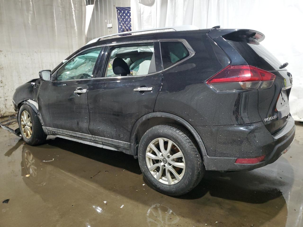 2018 Nissan Rogue - Image 2