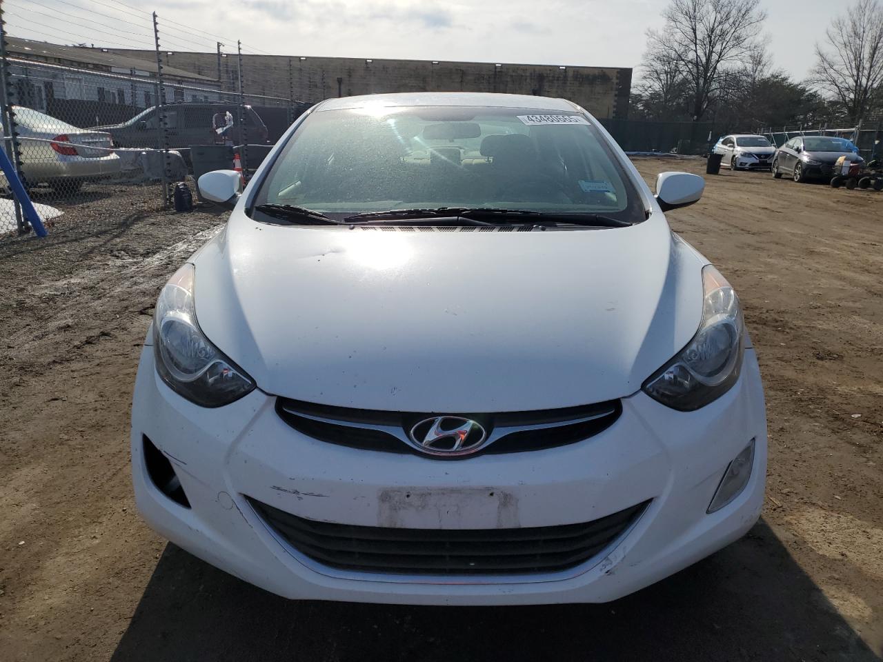2012 Hyundai Elantra - Image 5