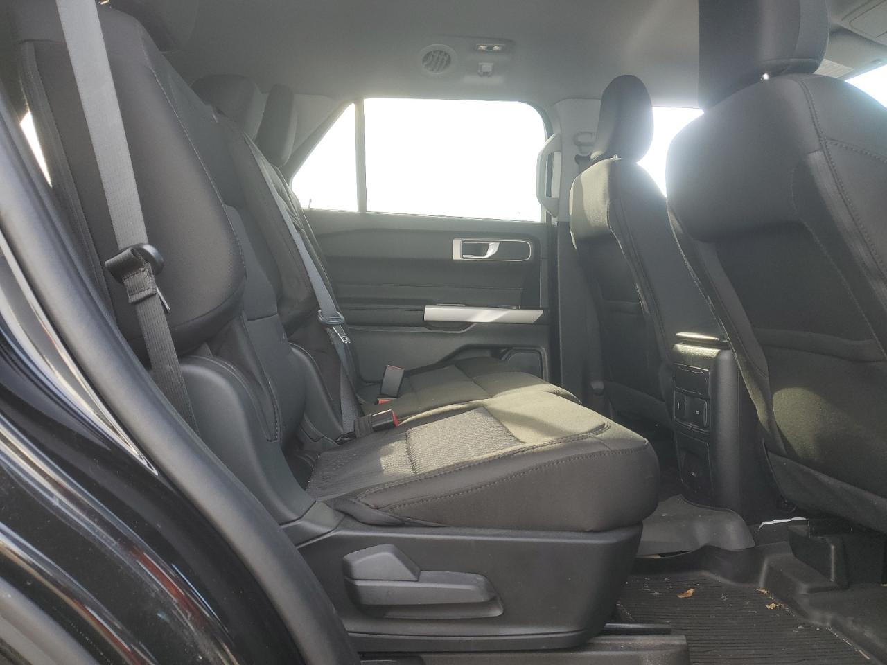 2023 Ford Explorer - Image 11