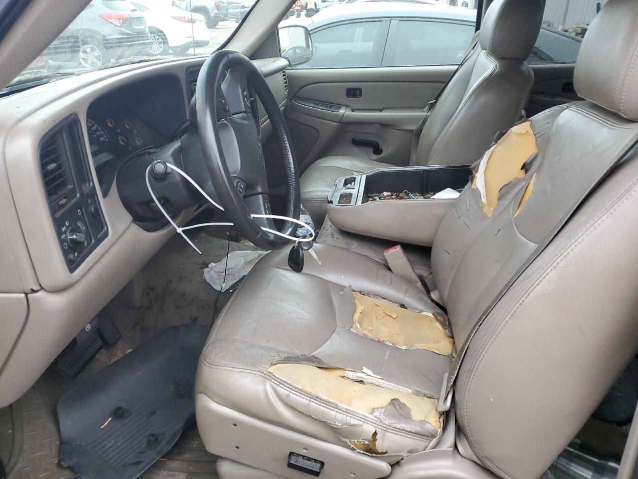 2004 Chevrolet Silverado - Image 7